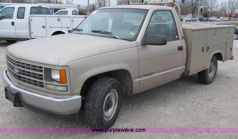 image for item B2593 1992 Chevrolet 2500 pickup truck with service bed