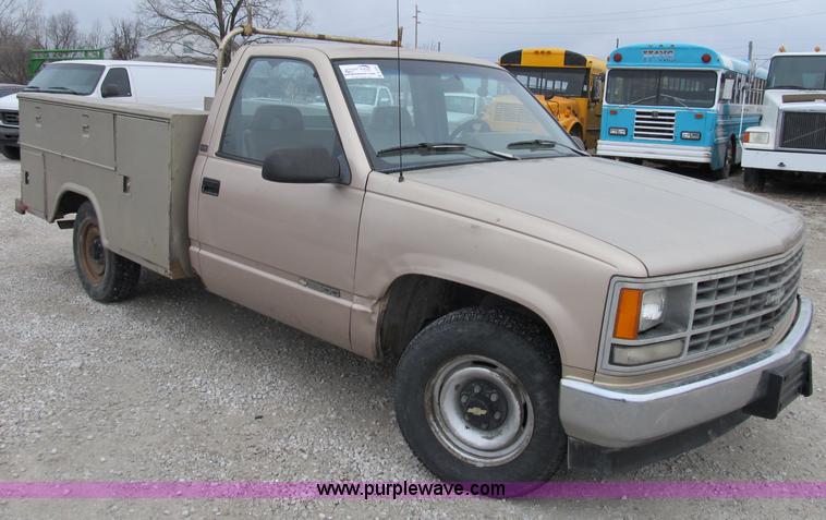 image for item B2593 1992 Chevrolet 2500 pickup truck with service bed