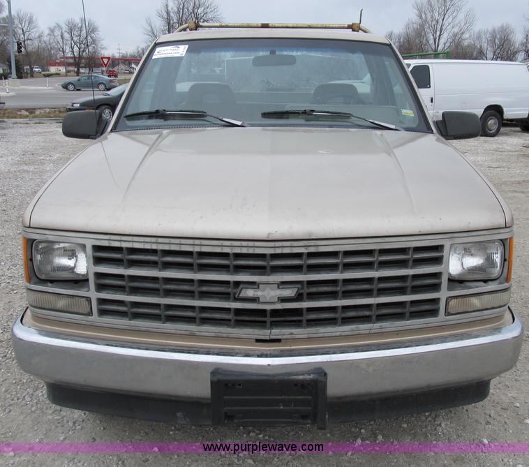 image for item B2593 1992 Chevrolet 2500 pickup truck with service bed