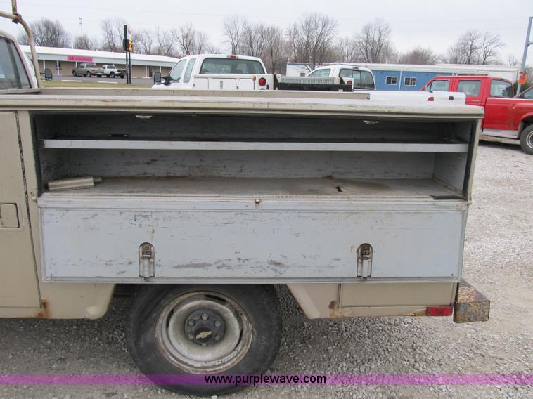 image for item B2593 1992 Chevrolet 2500 pickup truck with service bed