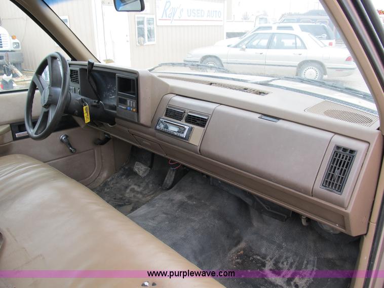 image for item B2593 1992 Chevrolet 2500 pickup truck with service bed