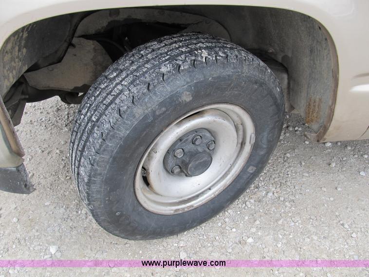 image for item B2593 1992 Chevrolet 2500 pickup truck with service bed