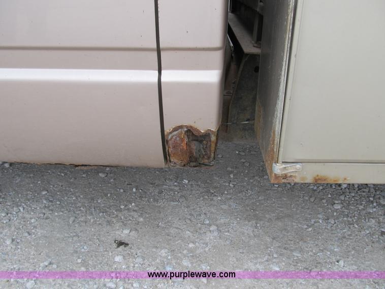 image for item B2593 1992 Chevrolet 2500 pickup truck with service bed