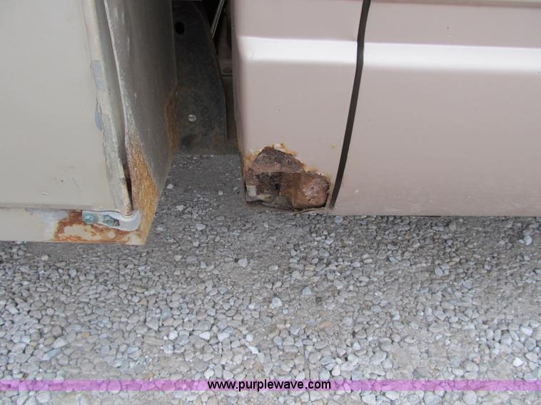 image for item B2593 1992 Chevrolet 2500 pickup truck with service bed