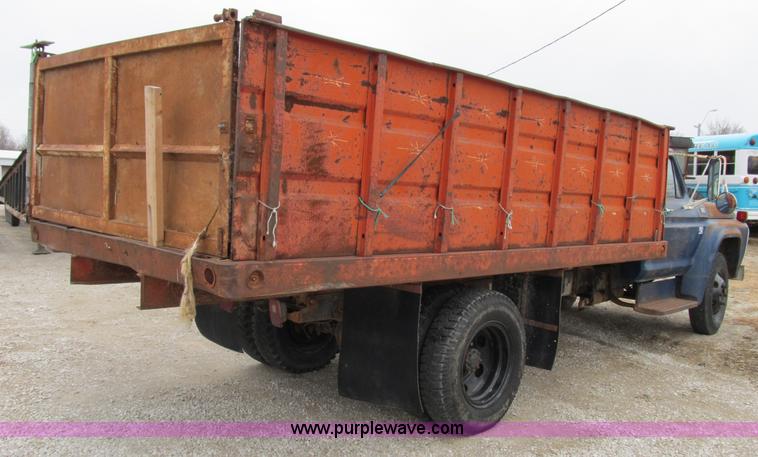 image for item B2595 1973 Ford F700 dump truck