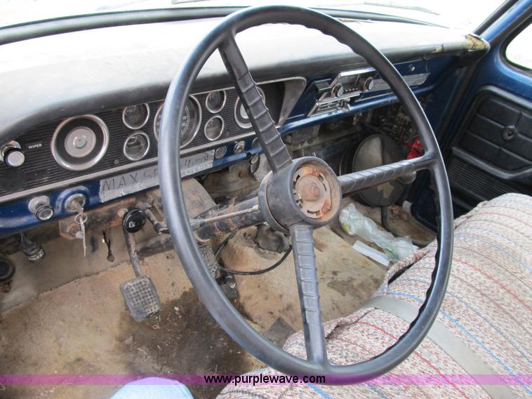 image for item B2595 1973 Ford F700 dump truck