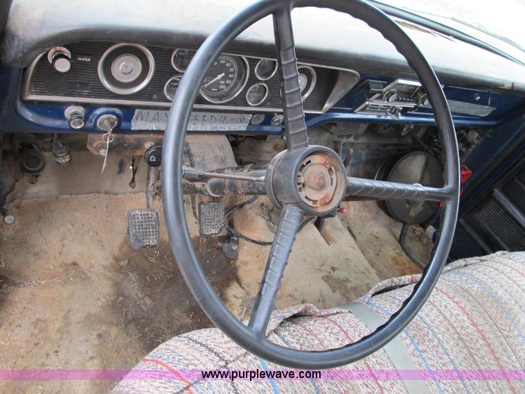 image for item B2595 1973 Ford F700 dump truck