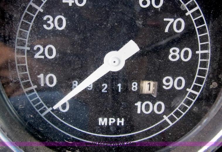 image for item B2595 1973 Ford F700 dump truck