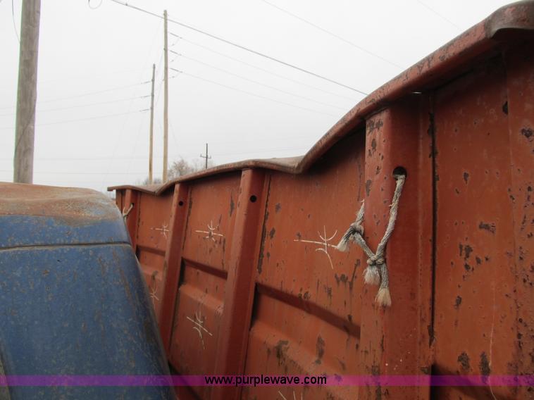 image for item B2595 1973 Ford F700 dump truck