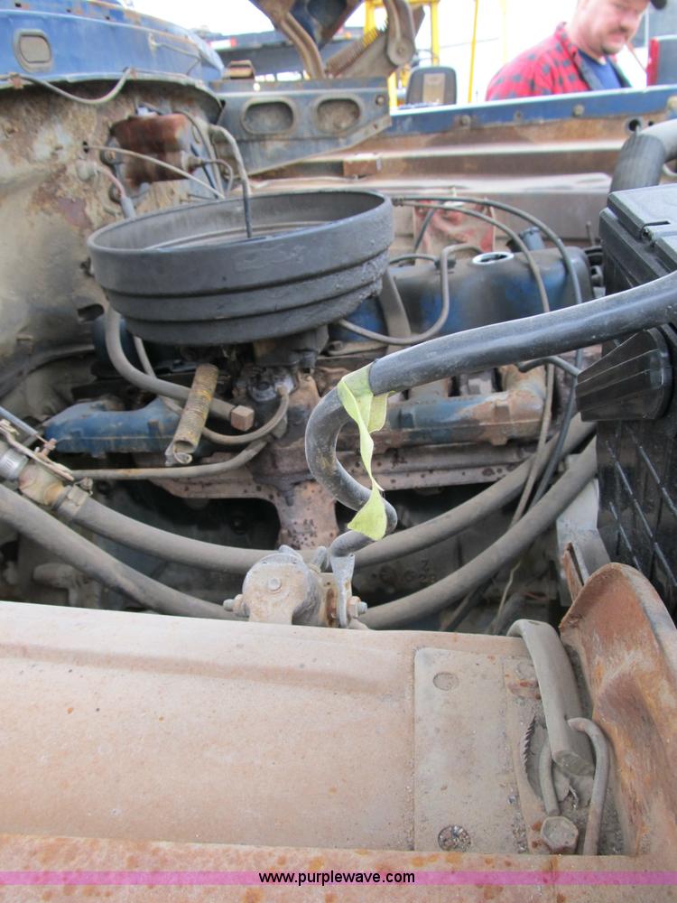 image for item B2595 1973 Ford F700 dump truck