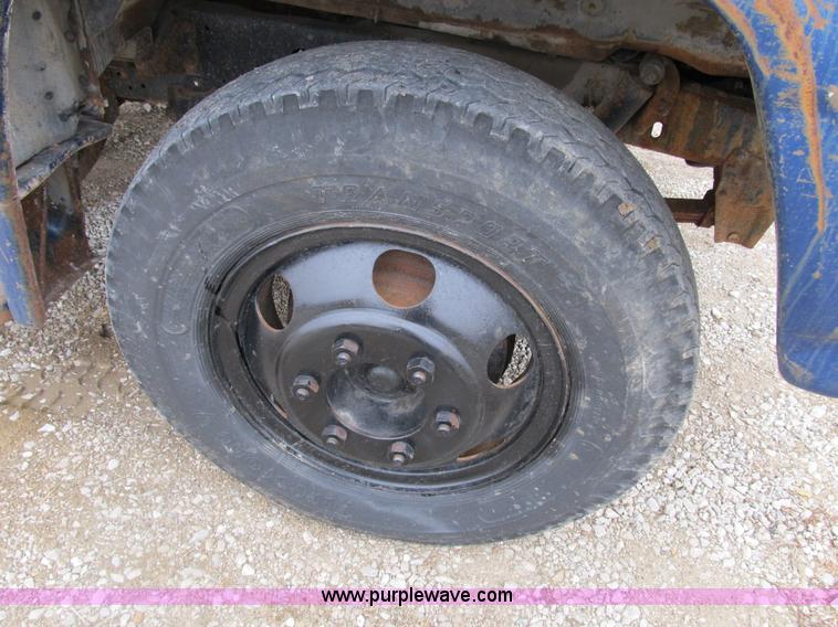 image for item B2595 1973 Ford F700 dump truck