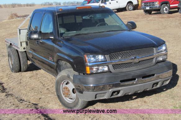 image for item B5079 2003 Chevrolet Silverado K3500 LT crew cab pickup truck