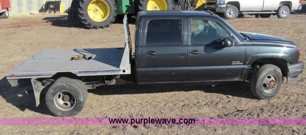 image for item B5079 2003 Chevrolet Silverado K3500 LT crew cab pickup truck