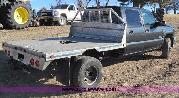 image for item B5079 2003 Chevrolet Silverado K3500 LT crew cab pickup truck