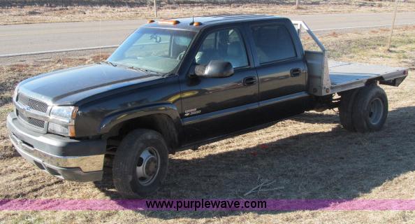 image for item B5079 2003 Chevrolet Silverado K3500 LT crew cab pickup truck