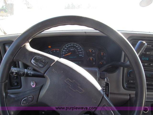 image for item B5079 2003 Chevrolet Silverado K3500 LT crew cab pickup truck