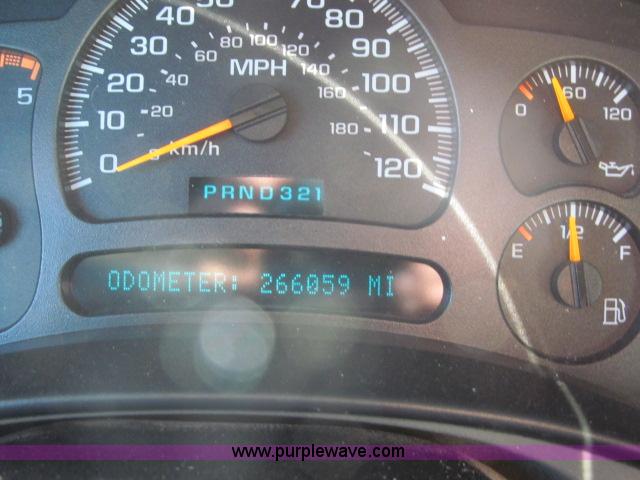 image for item B5079 2003 Chevrolet Silverado K3500 LT crew cab pickup truck