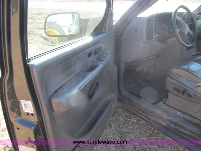 image for item B5079 2003 Chevrolet Silverado K3500 LT crew cab pickup truck