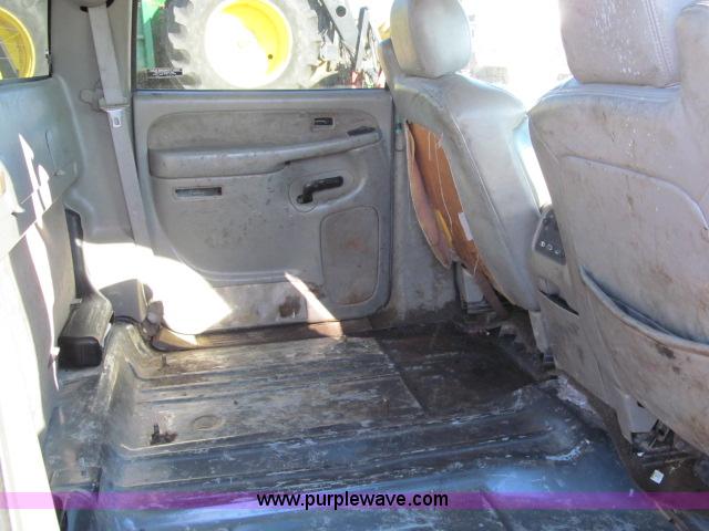 image for item B5079 2003 Chevrolet Silverado K3500 LT crew cab pickup truck