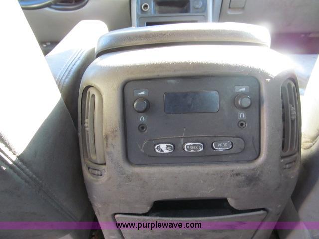 image for item B5079 2003 Chevrolet Silverado K3500 LT crew cab pickup truck
