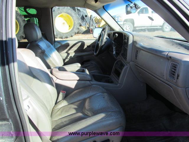 image for item B5079 2003 Chevrolet Silverado K3500 LT crew cab pickup truck