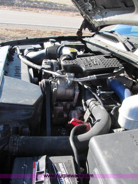 image for item B5079 2003 Chevrolet Silverado K3500 LT crew cab pickup truck