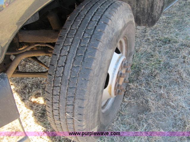 image for item B5079 2003 Chevrolet Silverado K3500 LT crew cab pickup truck