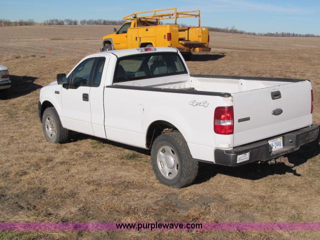 image for item B5080 2006 Ford F150 XL pickup truck