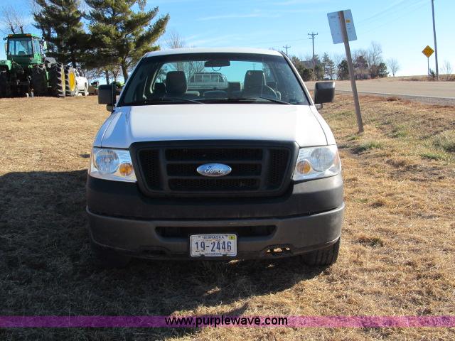 image for item B5080 2006 Ford F150 XL pickup truck
