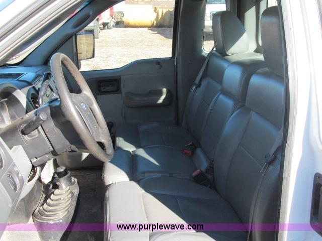 image for item B5080 2006 Ford F150 XL pickup truck