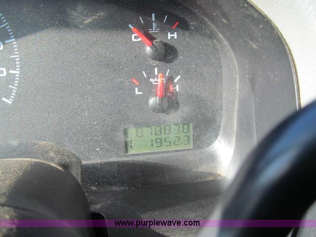 image for item B5080 2006 Ford F150 XL pickup truck