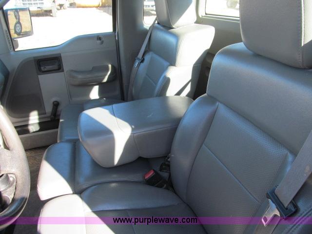 image for item B5080 2006 Ford F150 XL pickup truck