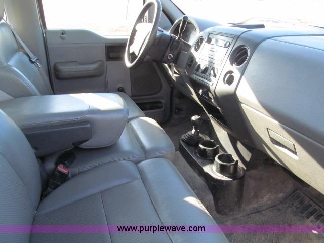 image for item B5080 2006 Ford F150 XL pickup truck