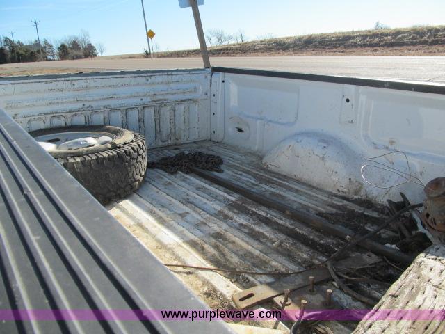 image for item B5080 2006 Ford F150 XL pickup truck