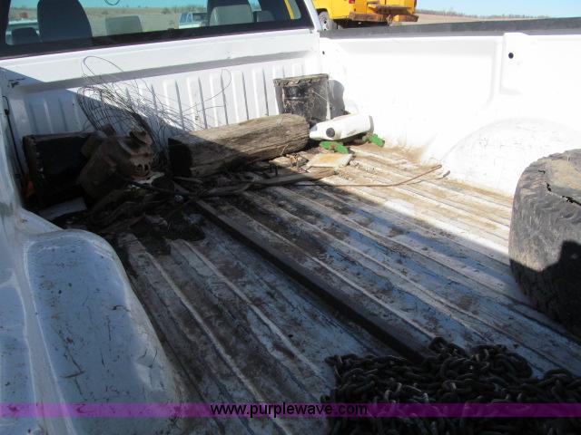 image for item B5080 2006 Ford F150 XL pickup truck