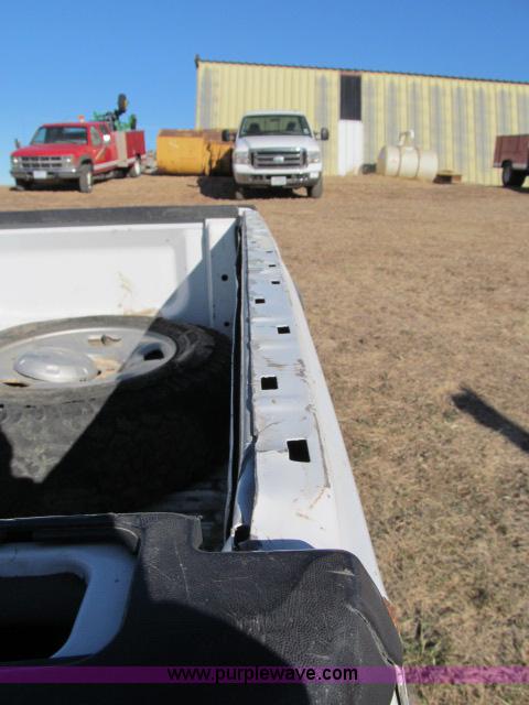 image for item B5080 2006 Ford F150 XL pickup truck