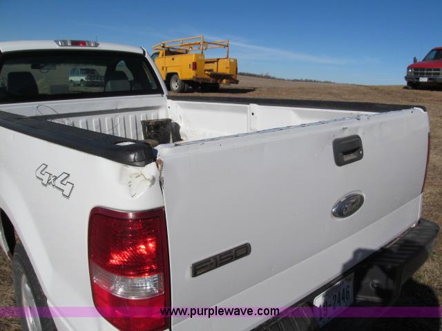 image for item B5080 2006 Ford F150 XL pickup truck