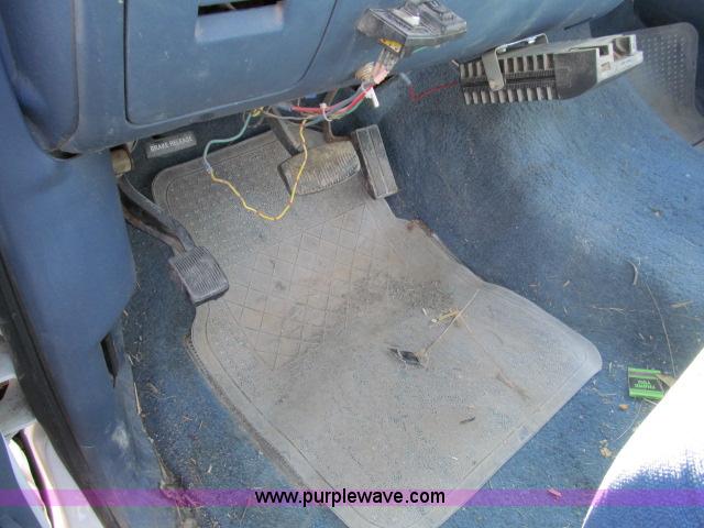 image for item B5081 1997 Ford F350 XLT SuperCab service truck