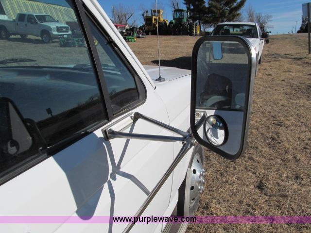 image for item B5081 1997 Ford F350 XLT SuperCab service truck