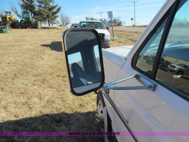 image for item B5081 1997 Ford F350 XLT SuperCab service truck