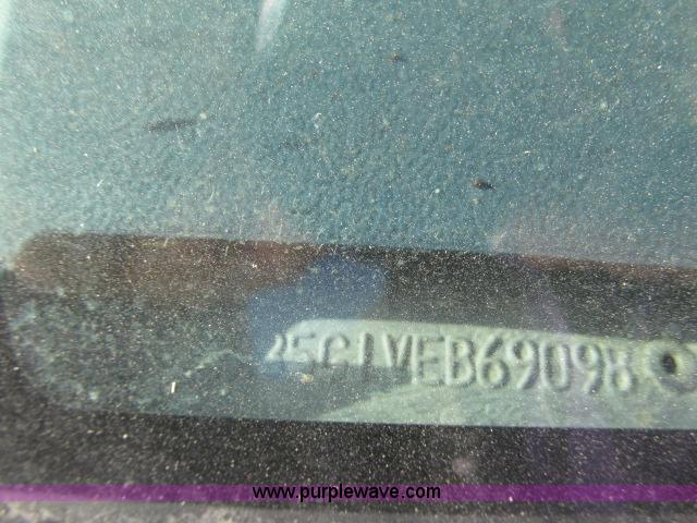 image for item B5081 1997 Ford F350 XLT SuperCab service truck