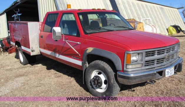 image for item B5082 1995 Chevrolet Cheyenne 3500 crew cab service truck