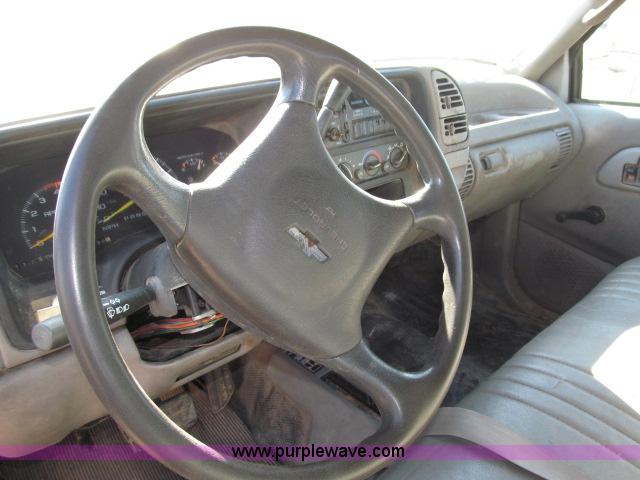image for item B5082 1995 Chevrolet Cheyenne 3500 crew cab service truck