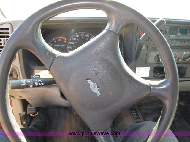 image for item B5082 1995 Chevrolet Cheyenne 3500 crew cab service truck