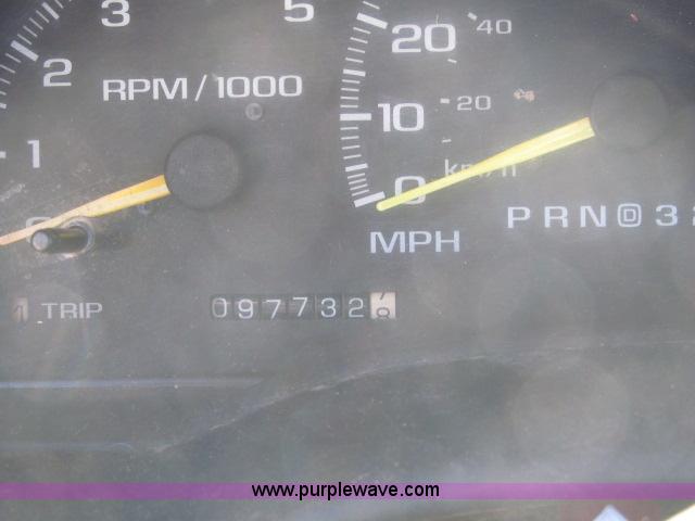 image for item B5082 1995 Chevrolet Cheyenne 3500 crew cab service truck