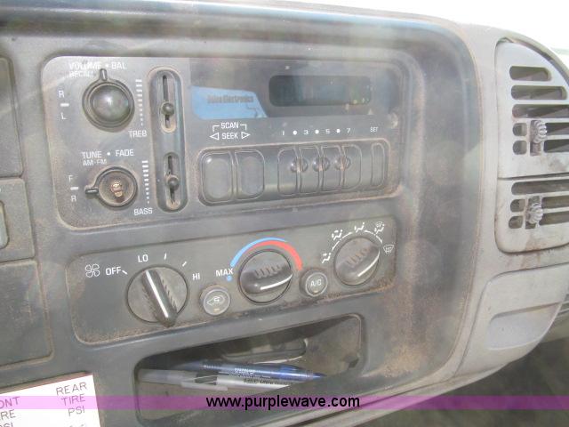 image for item B5082 1995 Chevrolet Cheyenne 3500 crew cab service truck