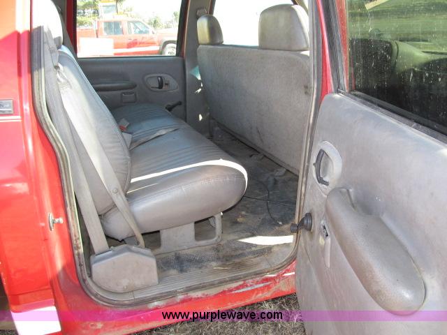 image for item B5082 1995 Chevrolet Cheyenne 3500 crew cab service truck