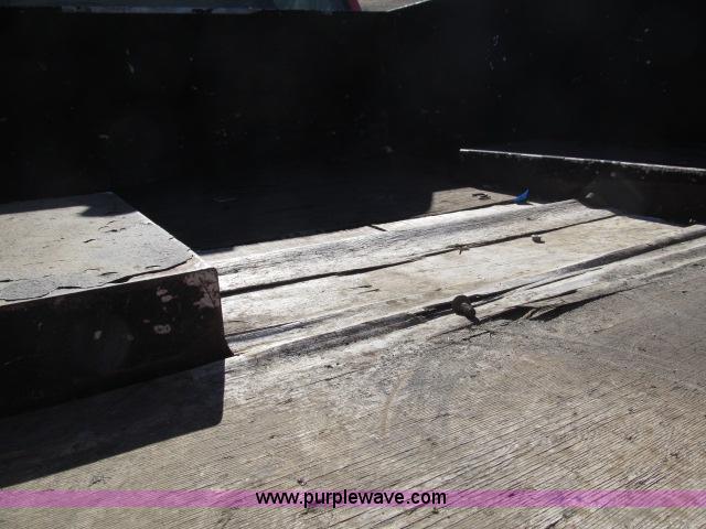 image for item B5082 1995 Chevrolet Cheyenne 3500 crew cab service truck