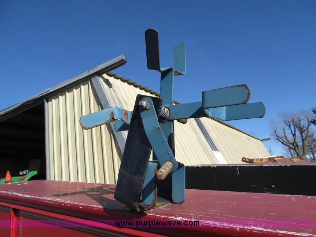 image for item B5082 1995 Chevrolet Cheyenne 3500 crew cab service truck