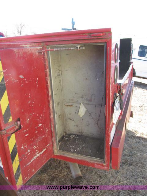 image for item B5082 1995 Chevrolet Cheyenne 3500 crew cab service truck